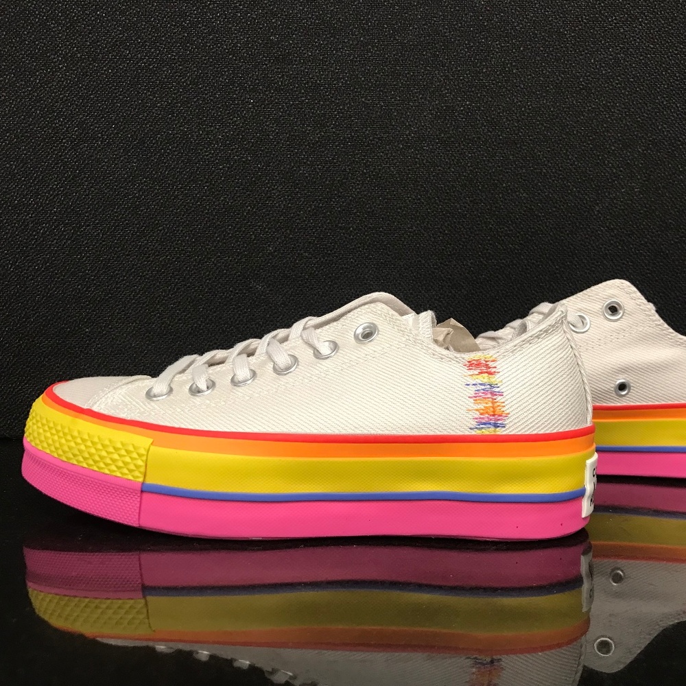 Converse Women CTAS LIFT OX Vintage White/Pale putty sneaker 564992C Size 5.5